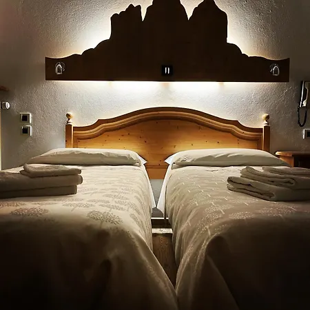 Dolomiti Des Alpes Hotell *