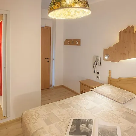 Hotel Dolomiti Des Alpes 2*